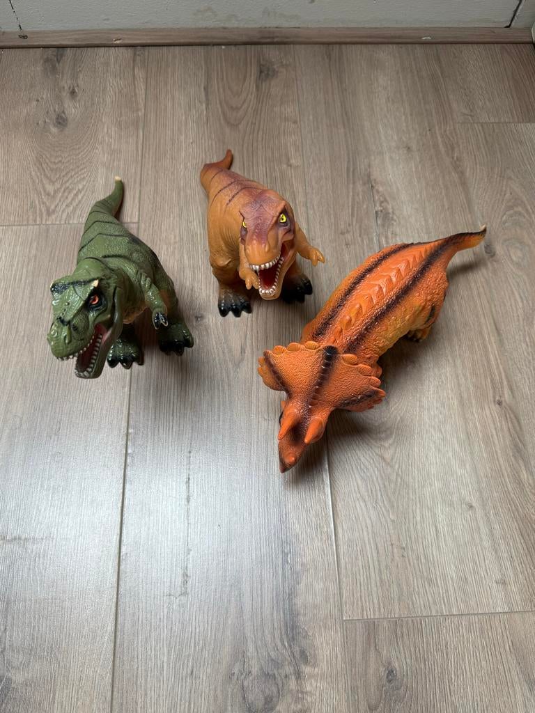 4 Dinosaurus Speelgoed, Ophalen, Zo goed als nieuw