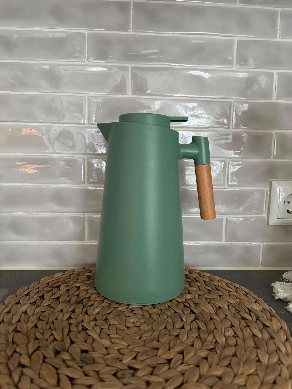 Stijlvolle Termos Kettle - Groen met Houten Handvat, Groen, Kunststof, Zo goed als nieuw, Overige merken