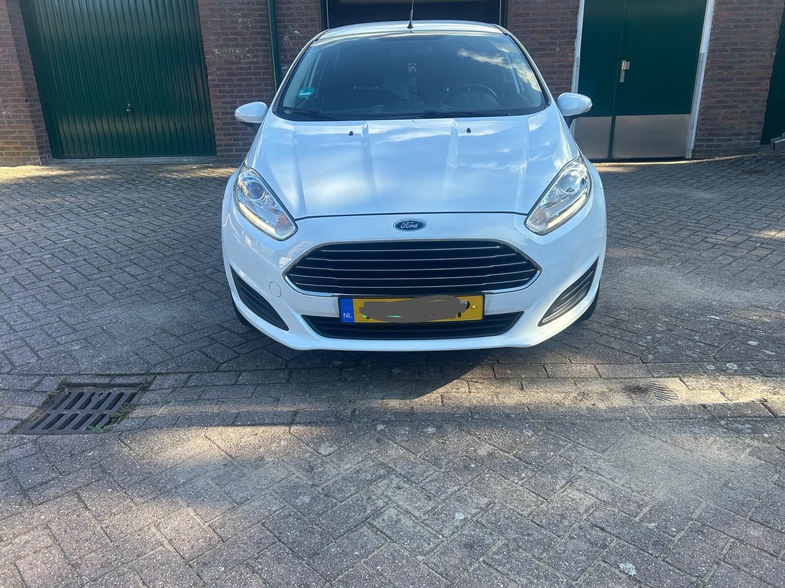 Ford Fiësta 1.25 44KW 5DR 2016 Wit, Auto's, Voorwielaandrijving, 40 €/maand, 1242 cc, 4 cilinders