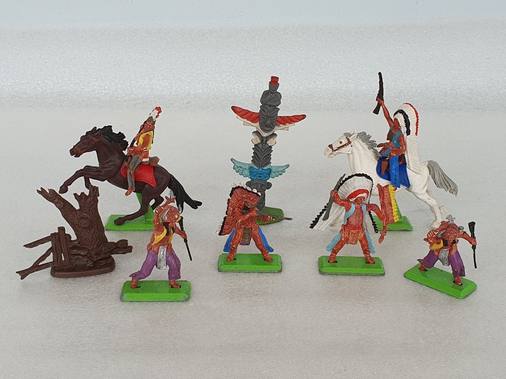 Lot van 8 Britains figuren en attributen - Native Americans, Verzamelen, Poppetjes en Figuurtjes, Ophalen of Verzenden, Gebruikt