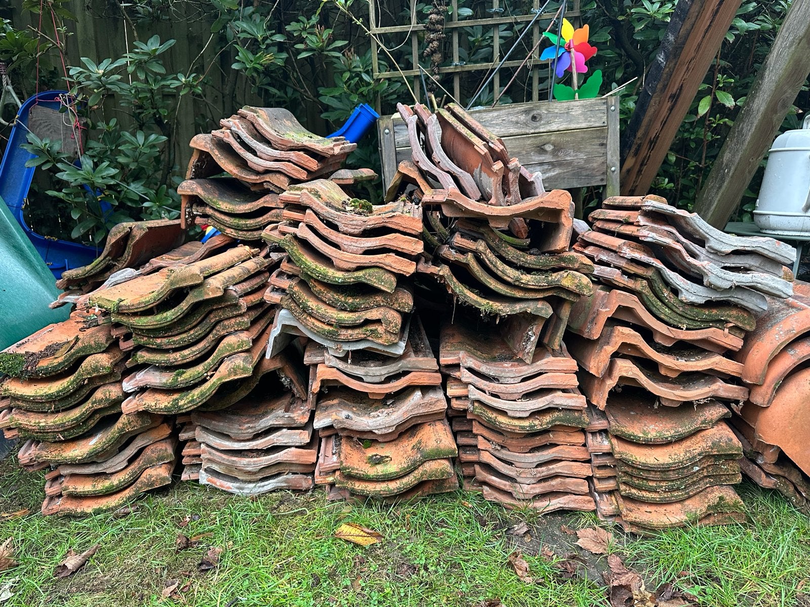 Gebruikte dakpannen en dakvorsten - ca. 24 m2, Ophalen, Gebruikt, Steen of Klei, 15 m² of meer