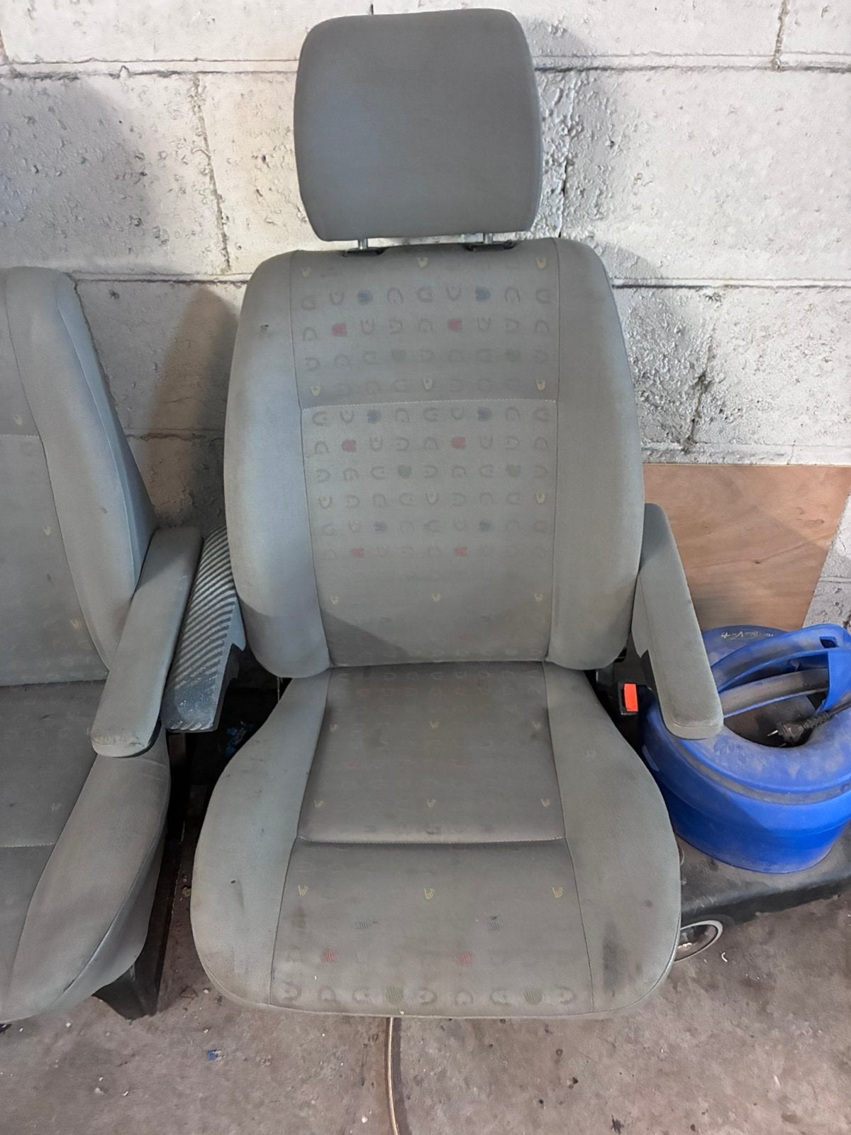 Volkswagen T4 voorstoelen incl armsteunen, Ophalen, Volkswagen