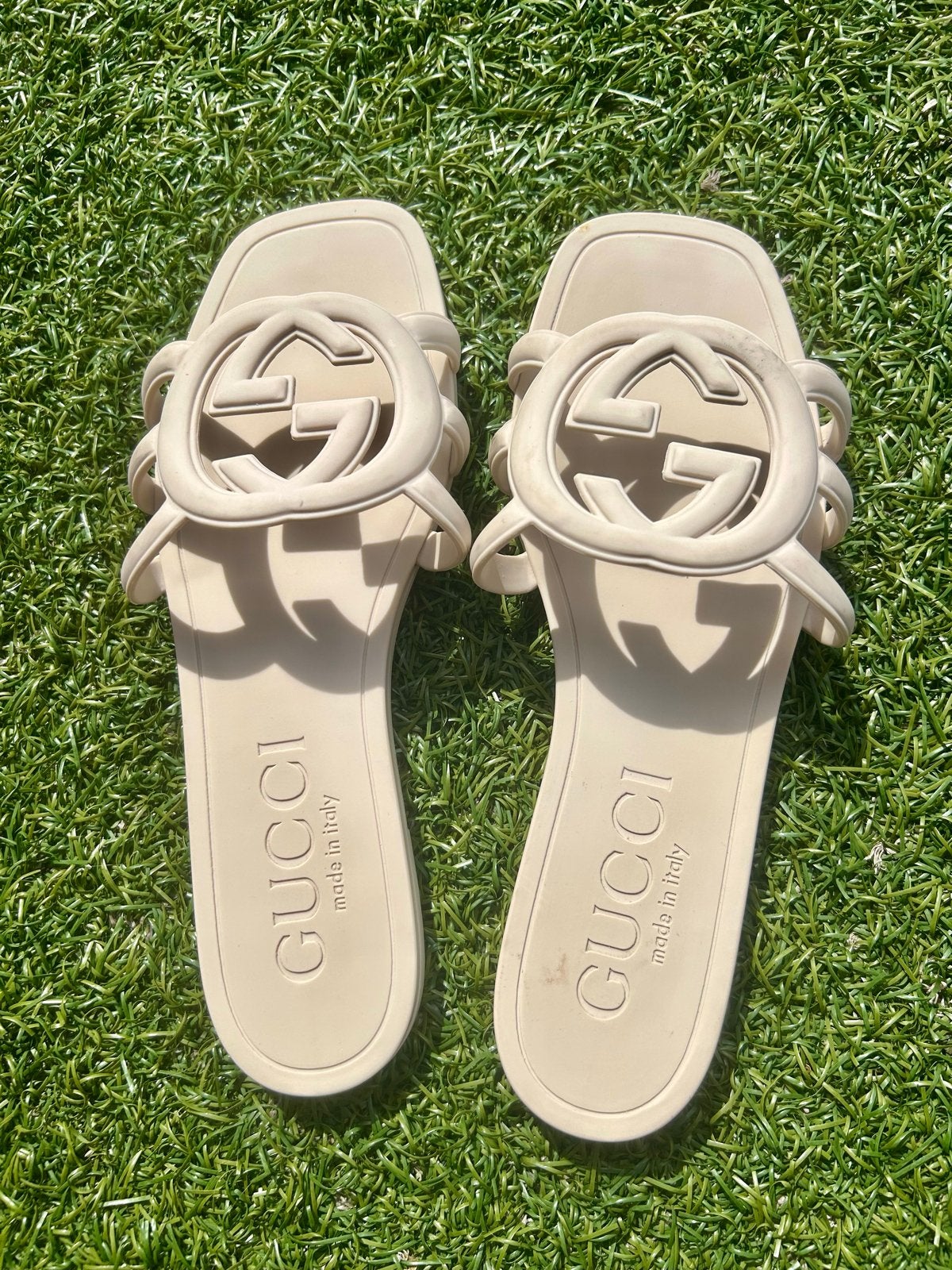 Slippers maat 38 ecru en zwart  (draagmaat 38/39), Slippers, Zwart, Nieuw, Ophalen of Verzenden