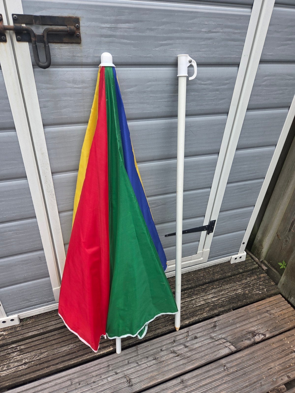 Kleurrijke strandparasol - Ideaal voor zon en strand, Tuin en Terras, Ophalen, Gebruikt, 1 tot 2 meter, Strandparasol
