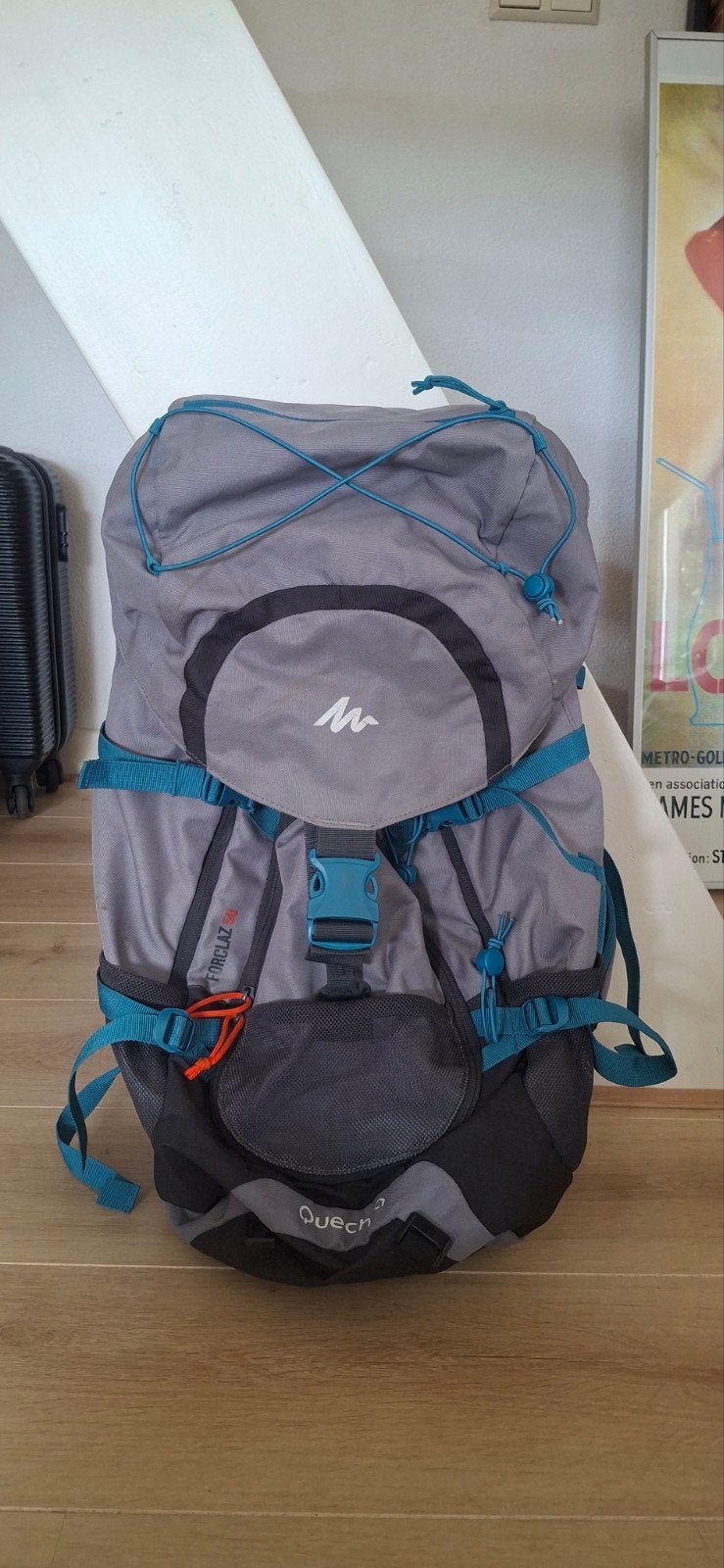 Forclaz 50l rugzak Quechua (slechts één keer gebruikt), 40 cm of meer, Zo goed als nieuw, Trekking, 60 cm of meer