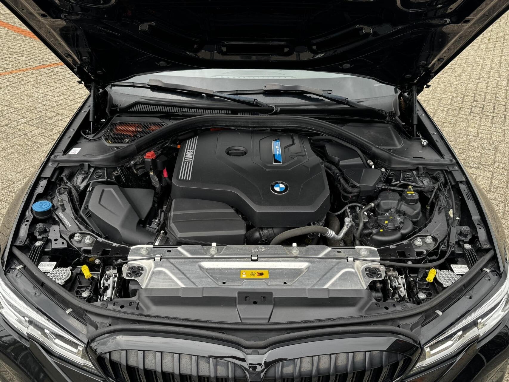 Foto 32 van BMW 3-serie Touring 330e xDrive|MSport|Leder|Sfeerve|19"|BTW