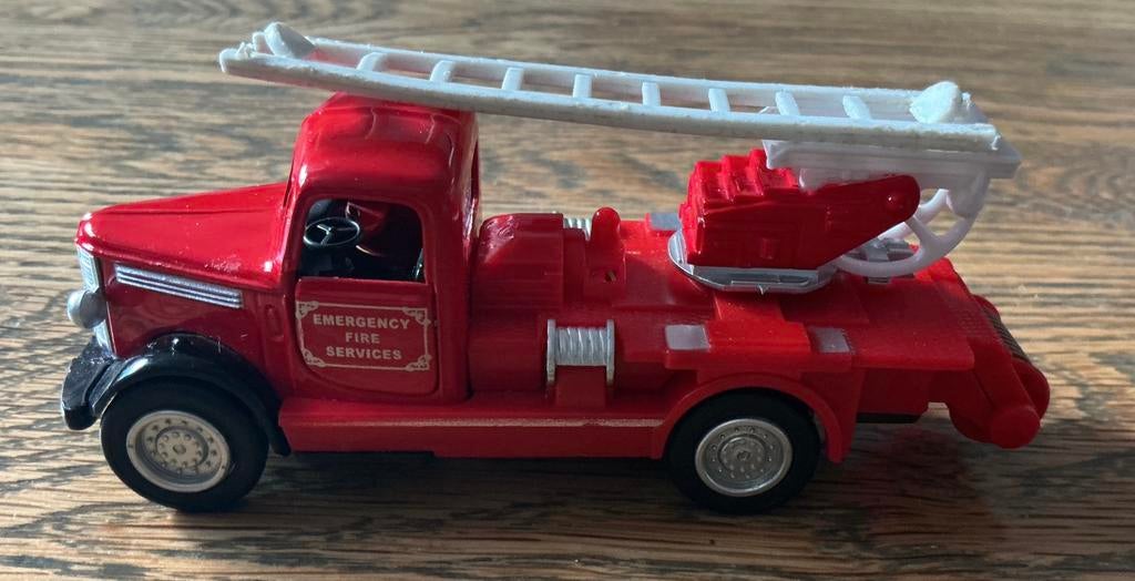 Oude Rode Brandweerwagen vrachtwagen 12.5 cm, Ophalen, Gebruikt, Bus of Vrachtwagen