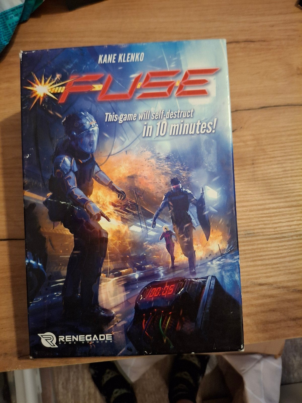 FUSE en promo's, Hobby en Vrije tijd, Gezelschapsspellen | Bordspellen, Een of twee spelers, Ophalen of Verzenden, Gebruikt, Renegade Game Studios