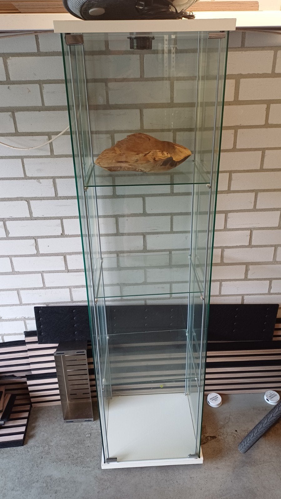 Glazen vitrinekast met planken, Ophalen, Minder dan 50 cm, Glas, Modern