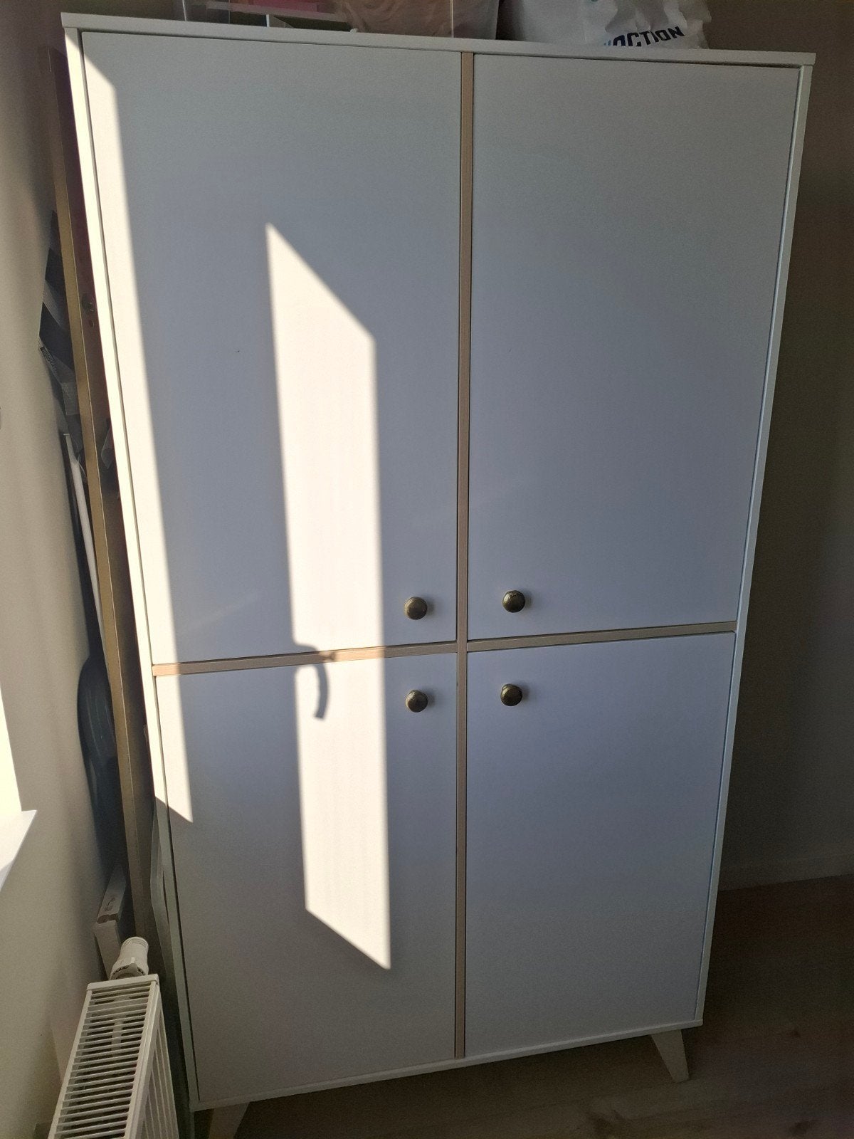 TWF witte kledingkast met gouden knoppen, Ophalen, Gebruikt, Kast, 50 tot 70 cm