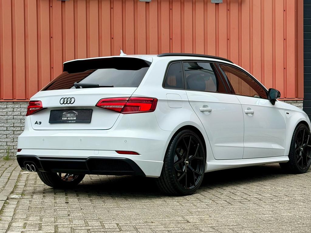 Audi A3 Sportback 1.5 TFSI CoD 3x S-Line Cruise Navi NAP PDC, Auto's, Audi, 4 cilinders, 150 pk, Leder en Stof, Wit