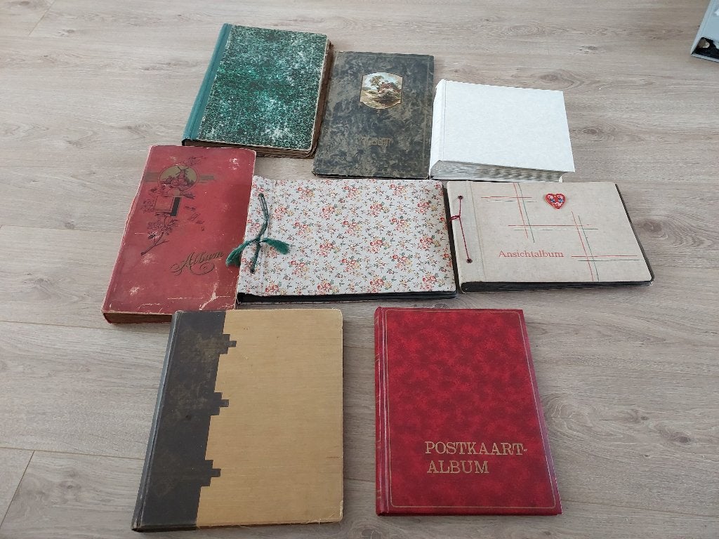 8 ZEER OUDE ANSICHTKAARTEN ALBUMS PAAR NIET ZO MOOI, Verzamelen, Ophalen of Verzenden, 1940 tot 1960, Gelopen, Overige thema's