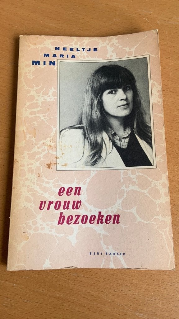 Een vrouw bezoeken - Neeltje Maria Min, Boeken, Ophalen of Verzenden