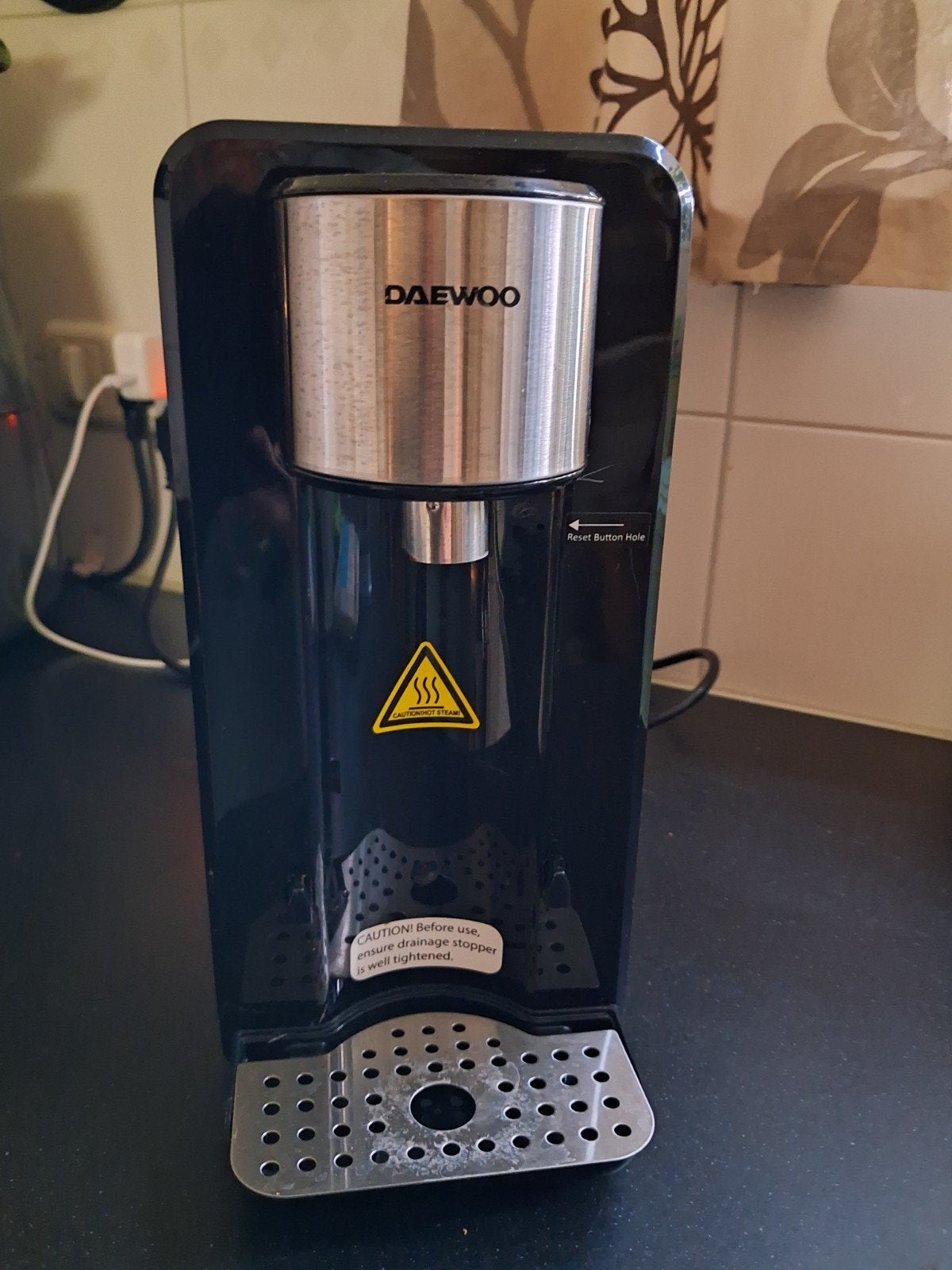 Daewoo Heetwaterdispenser - Direct Kokend Water, Witgoed en Apparatuur, Waterkokers, 1 tot 2 liter, Ophalen, Gebruikt