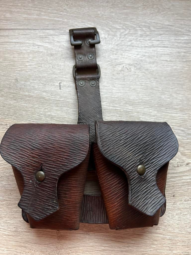 Brits enfield ammo pouch wo1.leder, Verzamelen, Ophalen of Verzenden, Engeland