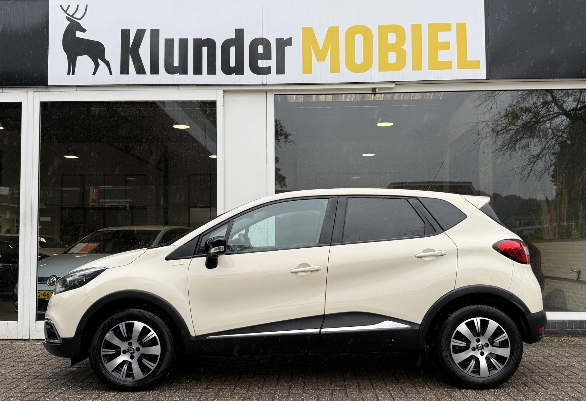 Renault Captur 1.5 dCi Limited Aut. |Navi|PDC|Trekhaak|, Auto's, Stof, Gebruikt, Euro 6, Bruin