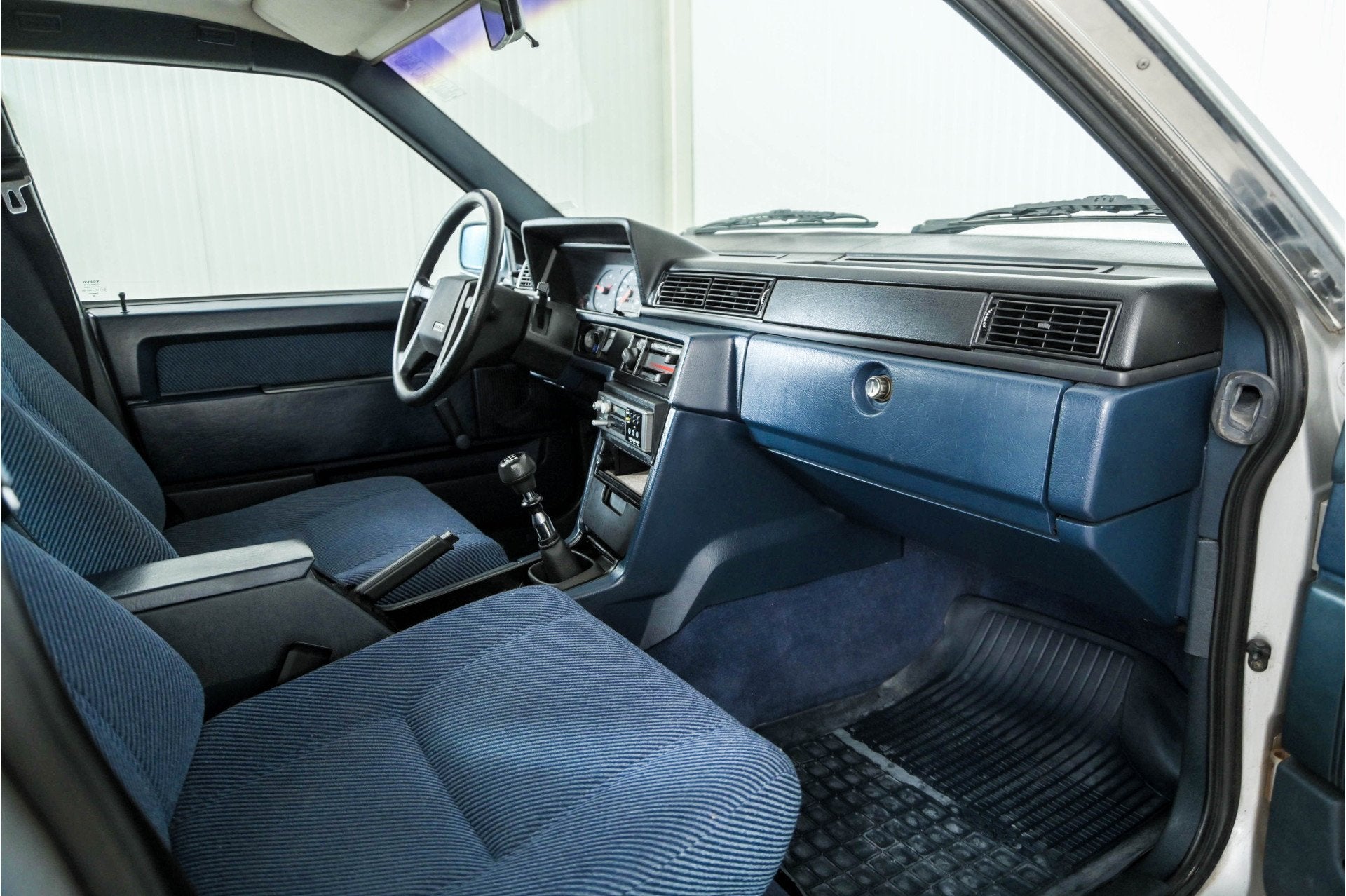 Volvo 740 (bj 1987), foto 12