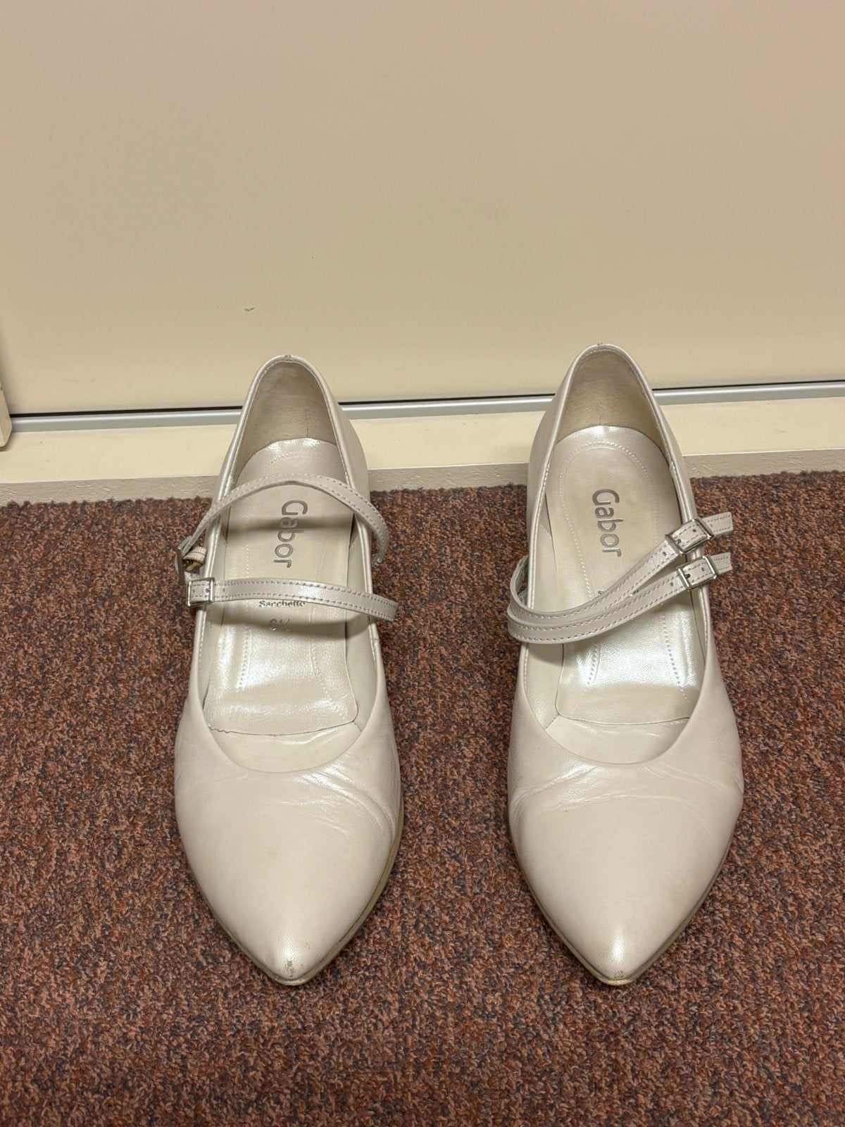 Gabor 6,5 parelmoer pumps, Ophalen of Verzenden, Zo goed als nieuw, Wit, Schoenen