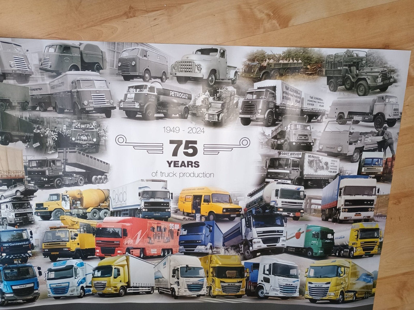 DAF 75 jaar poster, Ophalen, Zo goed als nieuw, A1 t/m A3