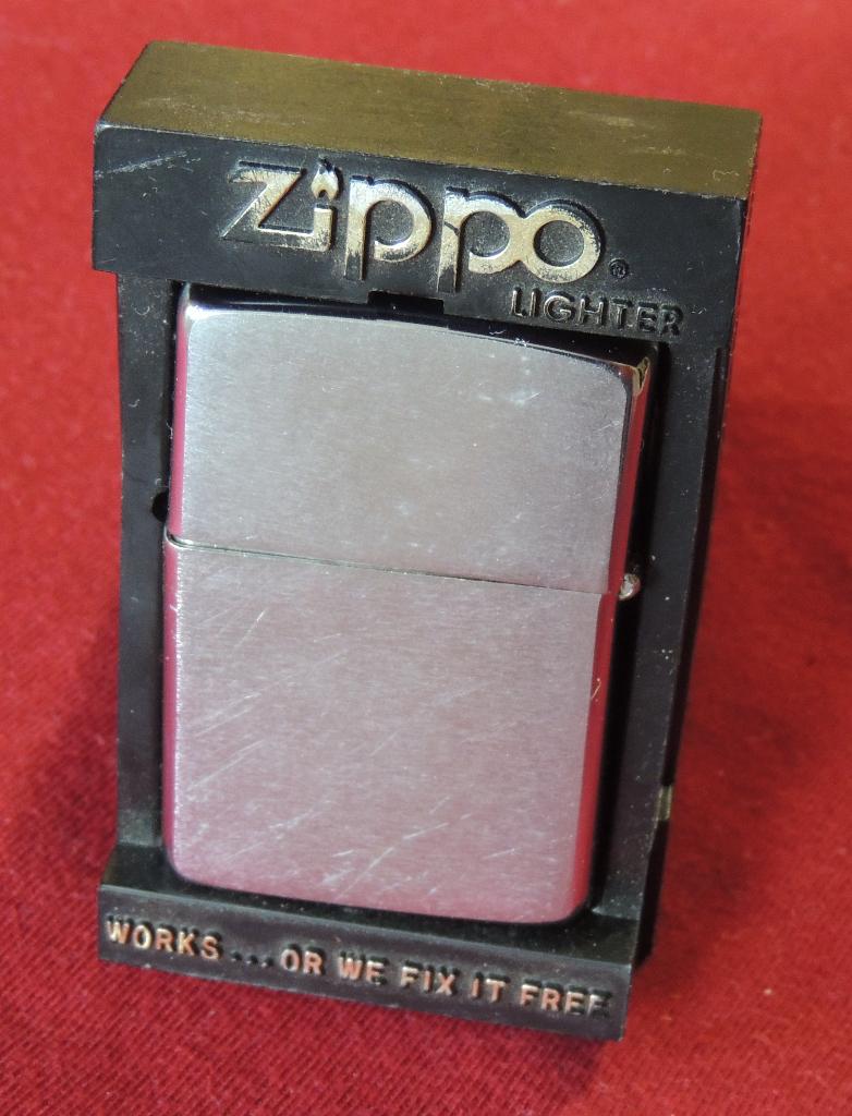 zippo aansteker uit 1988 met verpakking, Ophalen of Verzenden, Gebruikt, Aansteker