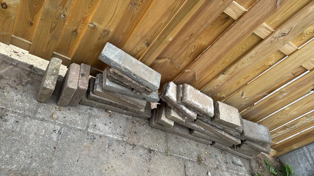 Opsluitbanden en diverse tegels, Tuin en Terras, Tegels en Klinkers, Ophalen, Gebruikt, Overige typen, Minder dan 5 m²