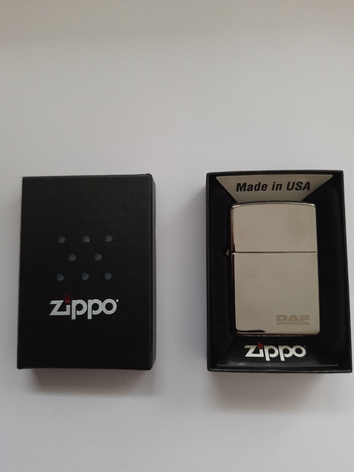 Zippo aansteker DAF Black Ice - Nieuw in doos, Ophalen of Verzenden, Nieuw, Aansteker