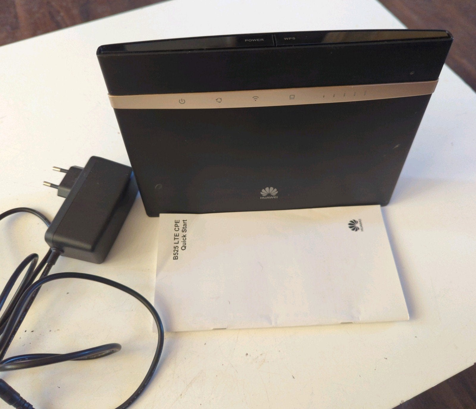 HUAWEI B525s 4g+ LTE router, Computers en Software, Routers en Modems, Ophalen of Verzenden, Zo goed als nieuw, Router met modem