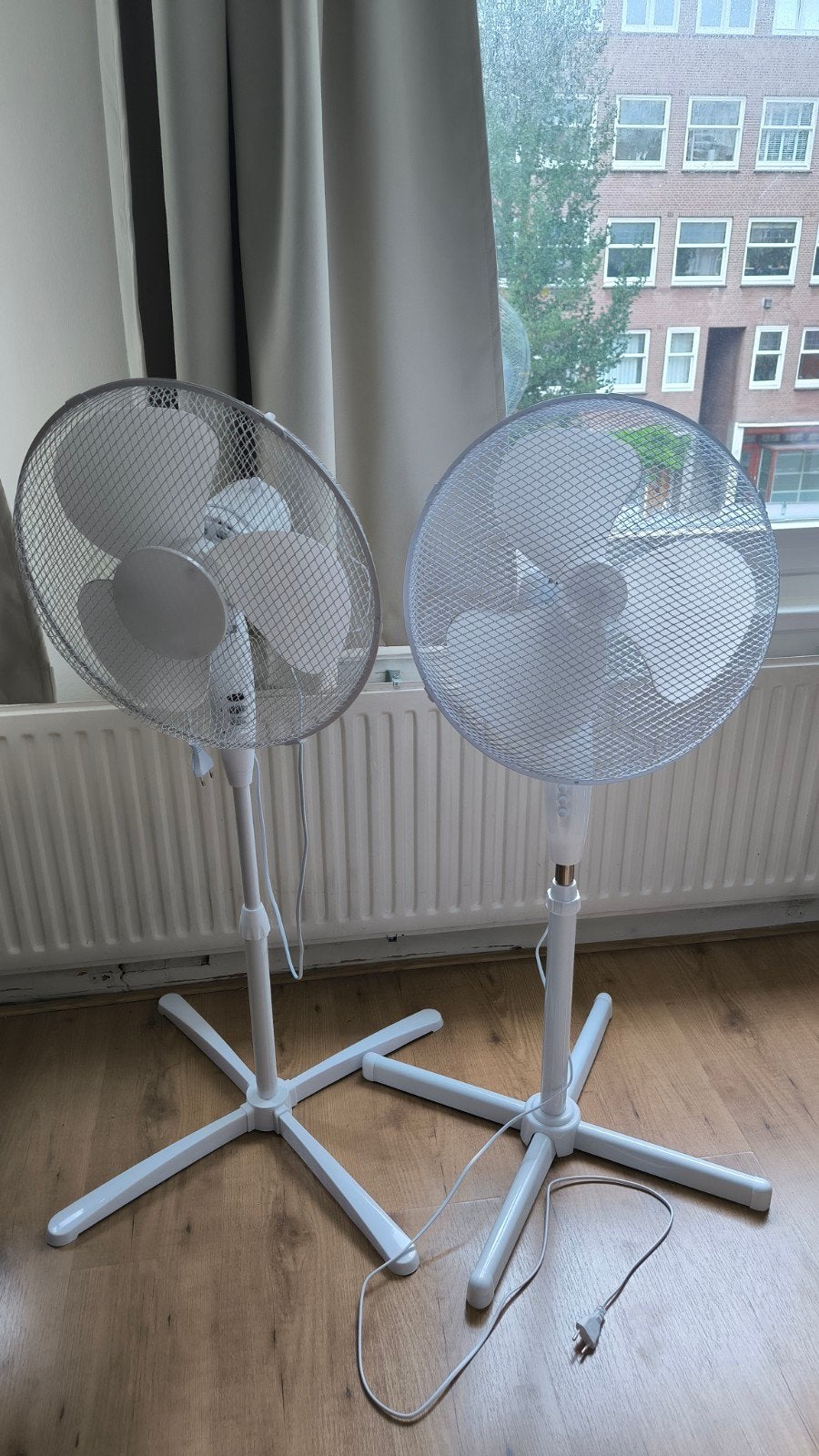 2 staande ventilatoren - zo goed als nieuw, Witgoed en Apparatuur, Ophalen, Zo goed als nieuw, Statiefventilator
