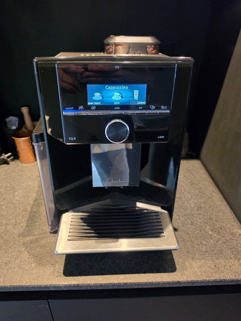 Koffiemachine Siemsens EQ9 S300, Witgoed en Apparatuur, Afneembaar waterreservoir, Gebruikt, 10 kopjes of meer, Koffiemachine