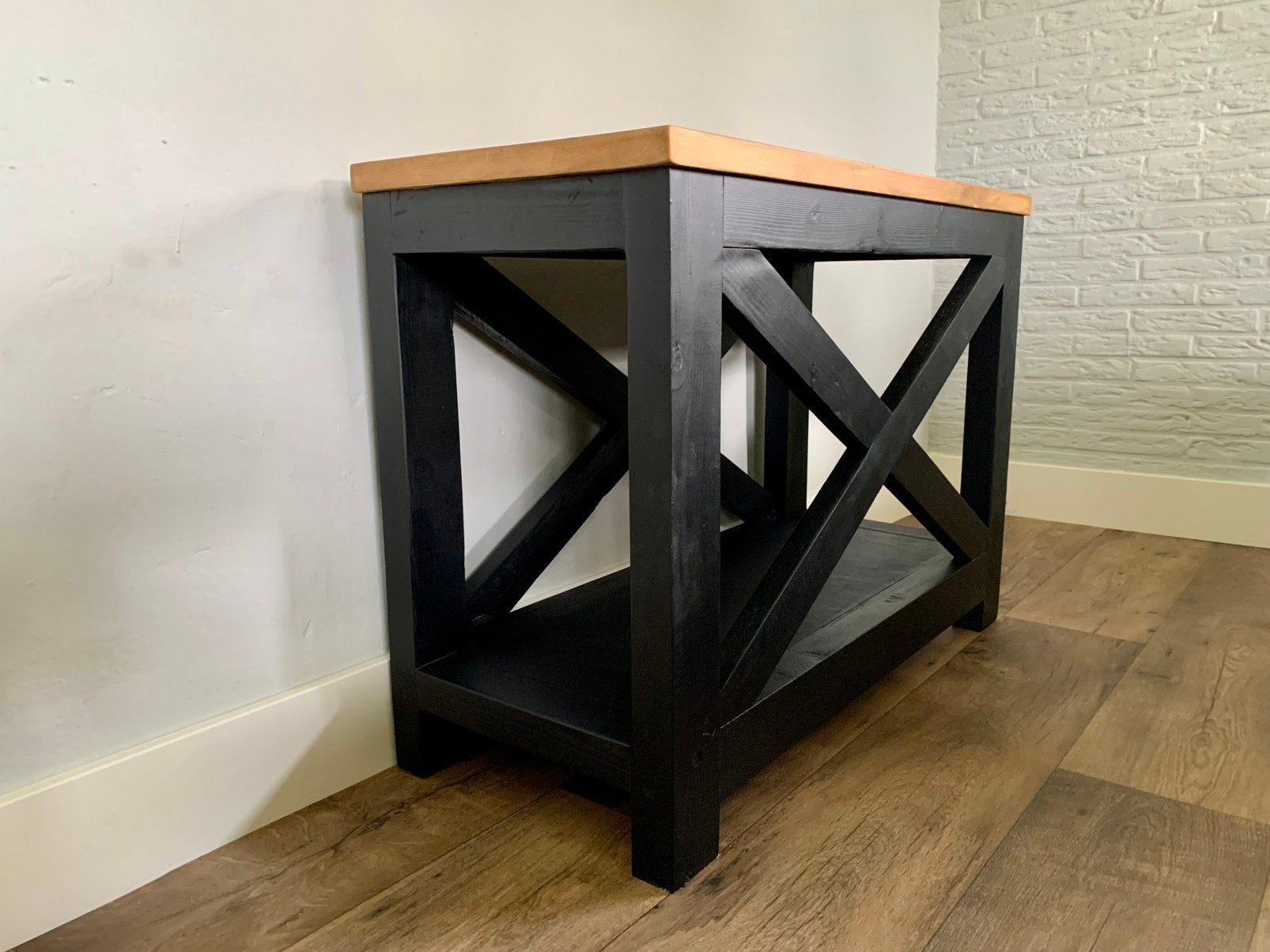 Massief houten bijzettafel zwart met hout kleur, Huis en Inrichting, Ophalen, Zo goed als nieuw, Rechthoekig