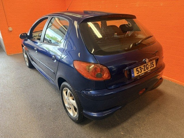 Peugeot 206 1.4 / 5 DEURS / FOREVER / AIRCO!, Auto's, Peugeot, Voorwielaandrijving, Stof, 4 cilinders, Blauw