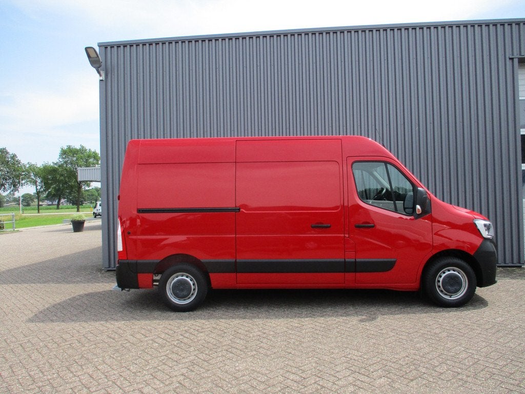 Renault Master 2.3 dCi 135 PK L2H2 Work Edition Airco Navi, Voorwielaandrijving, Gebruikt, Euro 6, 4 cilinders