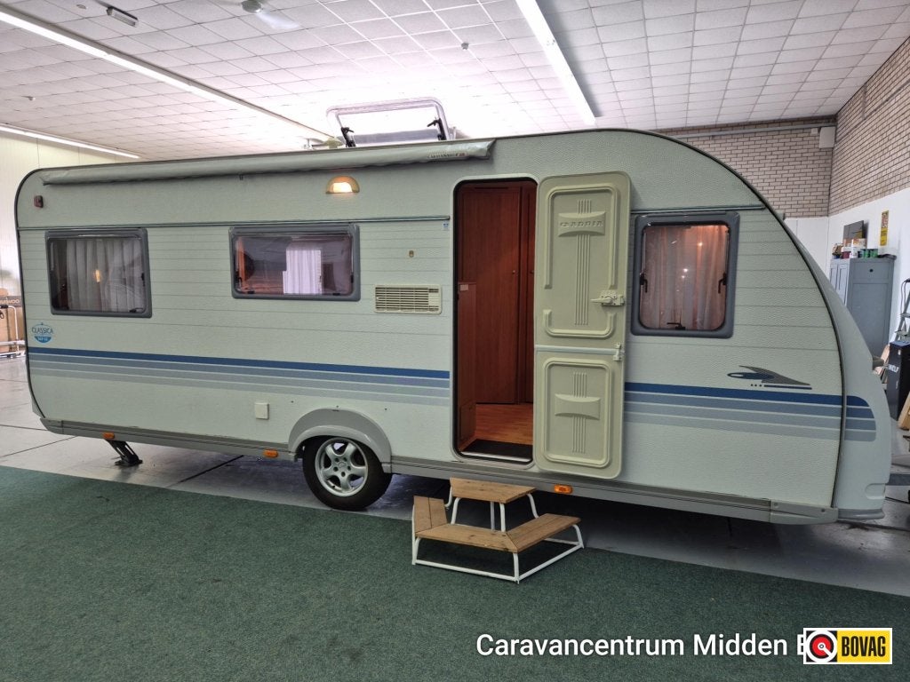 Adria Classica 563 UL Aparte Bedden, Voortent, Caravans en Kamperen, Caravans, Rondzit, Bedrijf, Adria, 1250 - 1500 kg