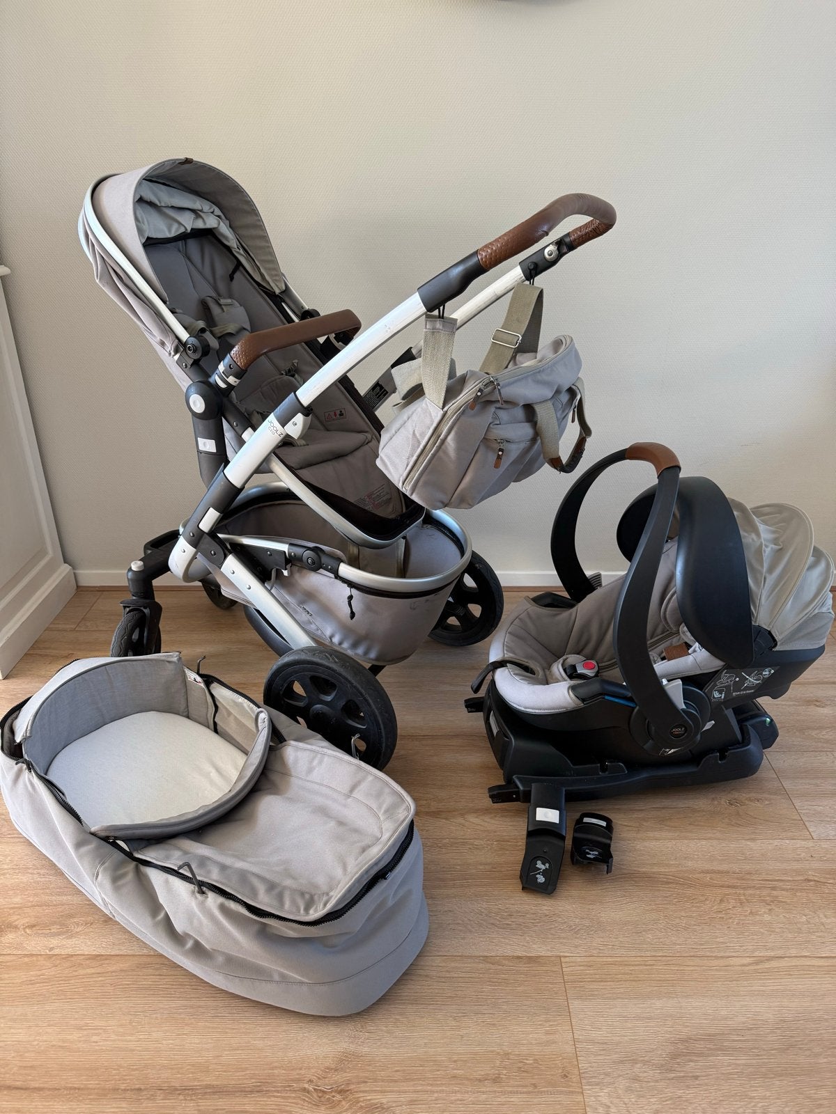 Joolz Geo2 Compleet met autostoel, isofix en reiswieg, Ophalen, Gebruikt, Combiwagen, Met autostoeltje