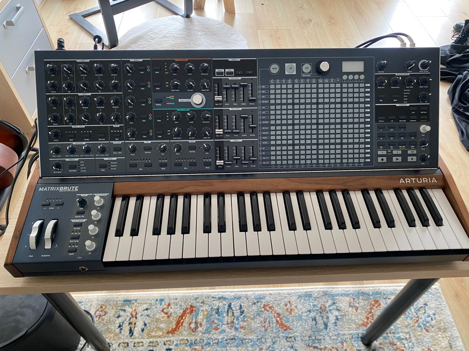 Arturia Matrixbrute in nieuwstaat, Muziek en Instrumenten, Synthesizers, Zo goed als nieuw, Met midi-aansluiting, Ophalen, 49 toetsen