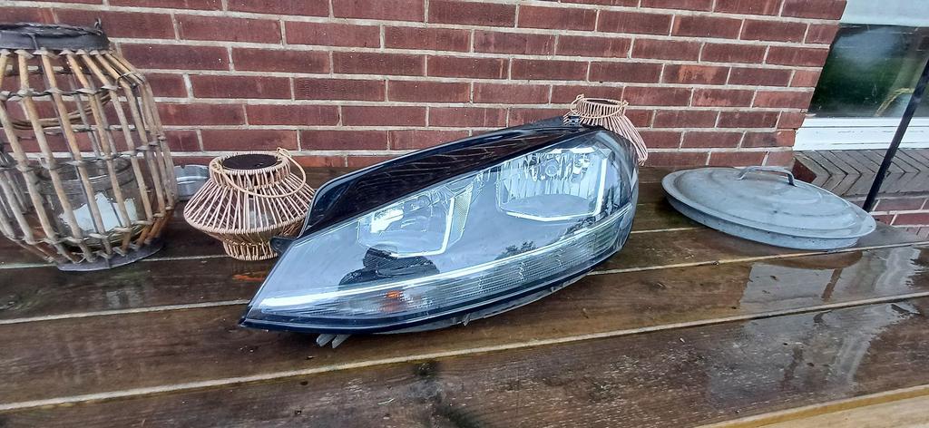 Volkswagen Golf VII Koplamp Links Hella 5G1941005D Bj. 2018, Gebruikt, -, Volkswagen, -