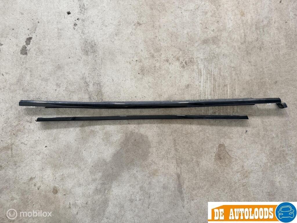 Portierlijst rechtsachter zwart Volvo V60 II 18-> Blackline, Gebruikt, Ophalen of Verzenden, Volvo, Volvo