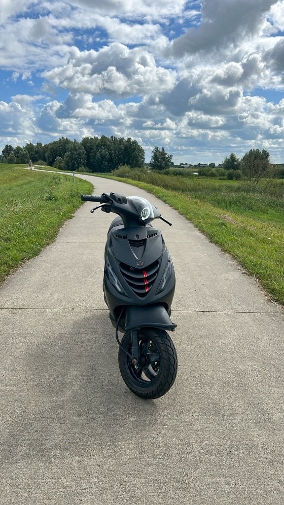 Piaggio zip 4takt, Fietsen en Brommers, Scooters | Piaggio, Ophalen, Gebruikt, Maximaal 45 km/u, Zip