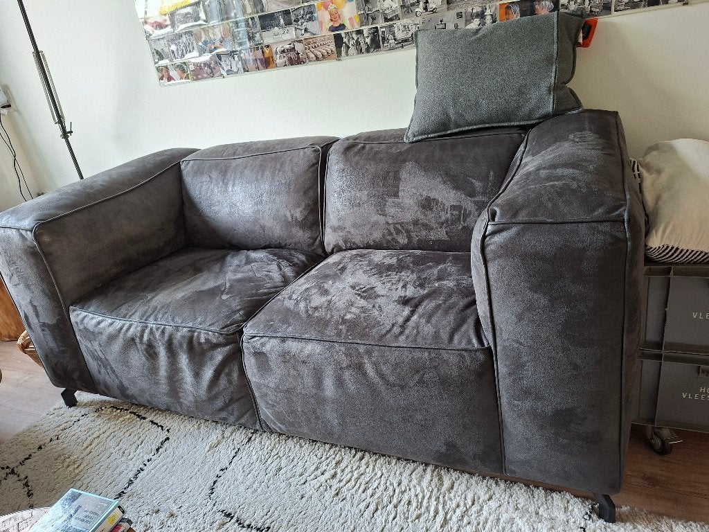 ruime 2 zits bank van eco/microleer, Ophalen, Leer, 75 tot 100 cm, Zo goed als nieuw