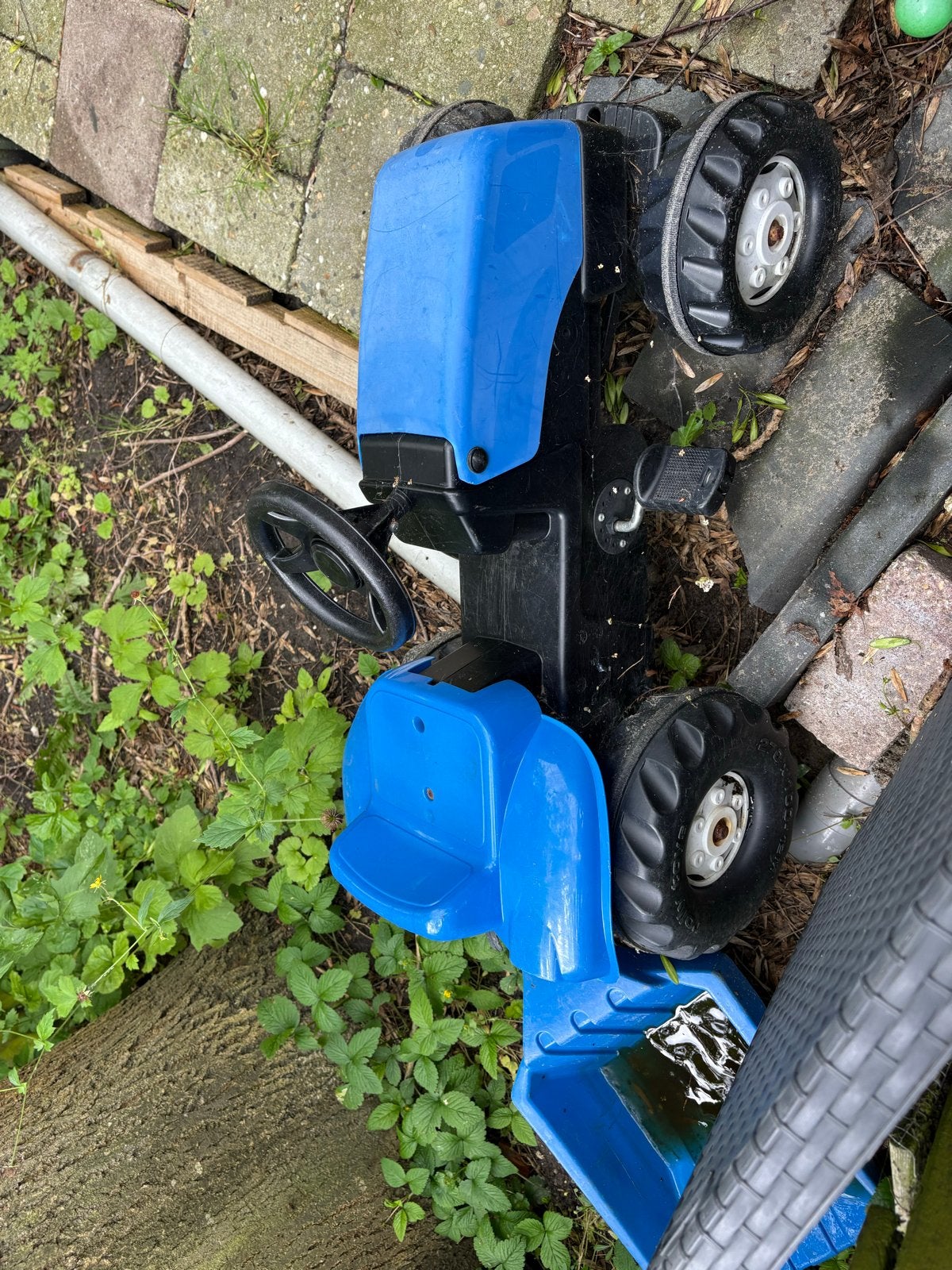 Kleine blauwe traptractor met aanhanger voor kinderen, Kinderen en Baby's, Speelgoed | Buiten | Voertuigen en Loopfietsen, Ophalen