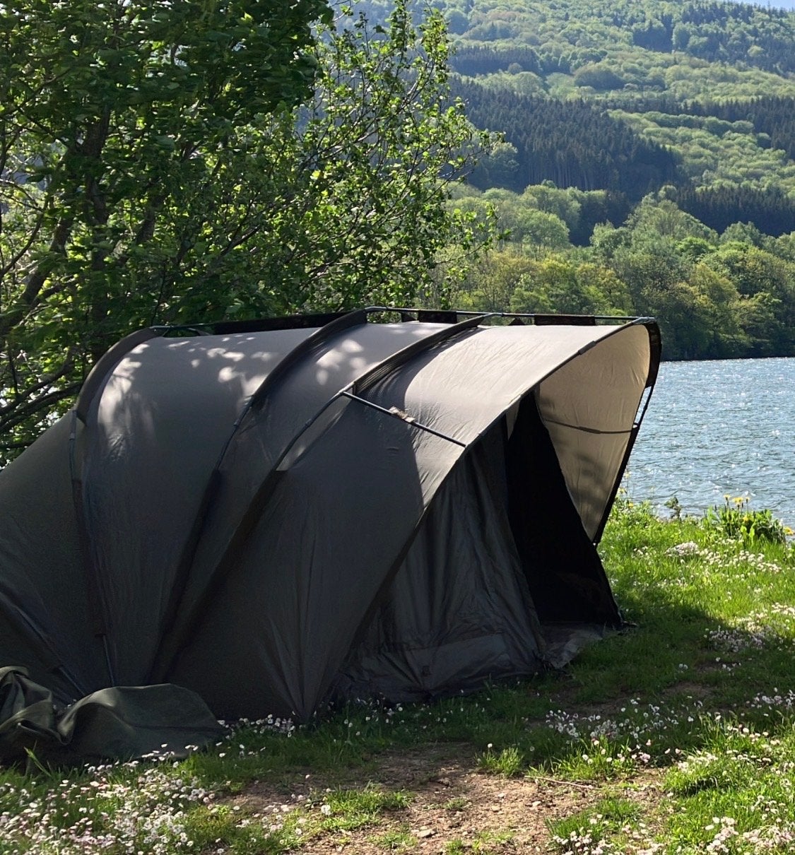 Nash Titan 2-persoons tent met overwrap en binnentent, Ophalen, Gebruikt, Overige typen