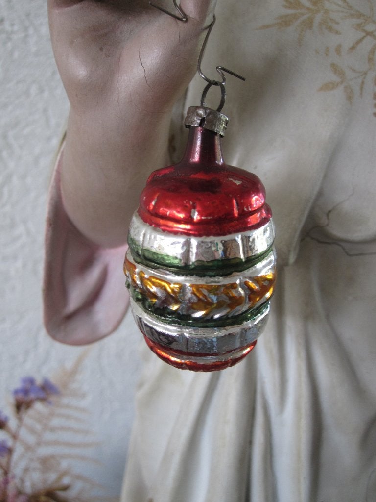 (Nr: 20) Antieke vintage oude kerstbal gekleurd Tonnetje Ton, Diversen, Ophalen of Verzenden, Gebruikt