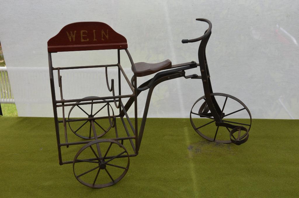 Nostalgische gietijzeren wijnfiets / wijnhouder voor 4 fless, Tuin en Terras, Ophalen of Verzenden, Zo goed als nieuw