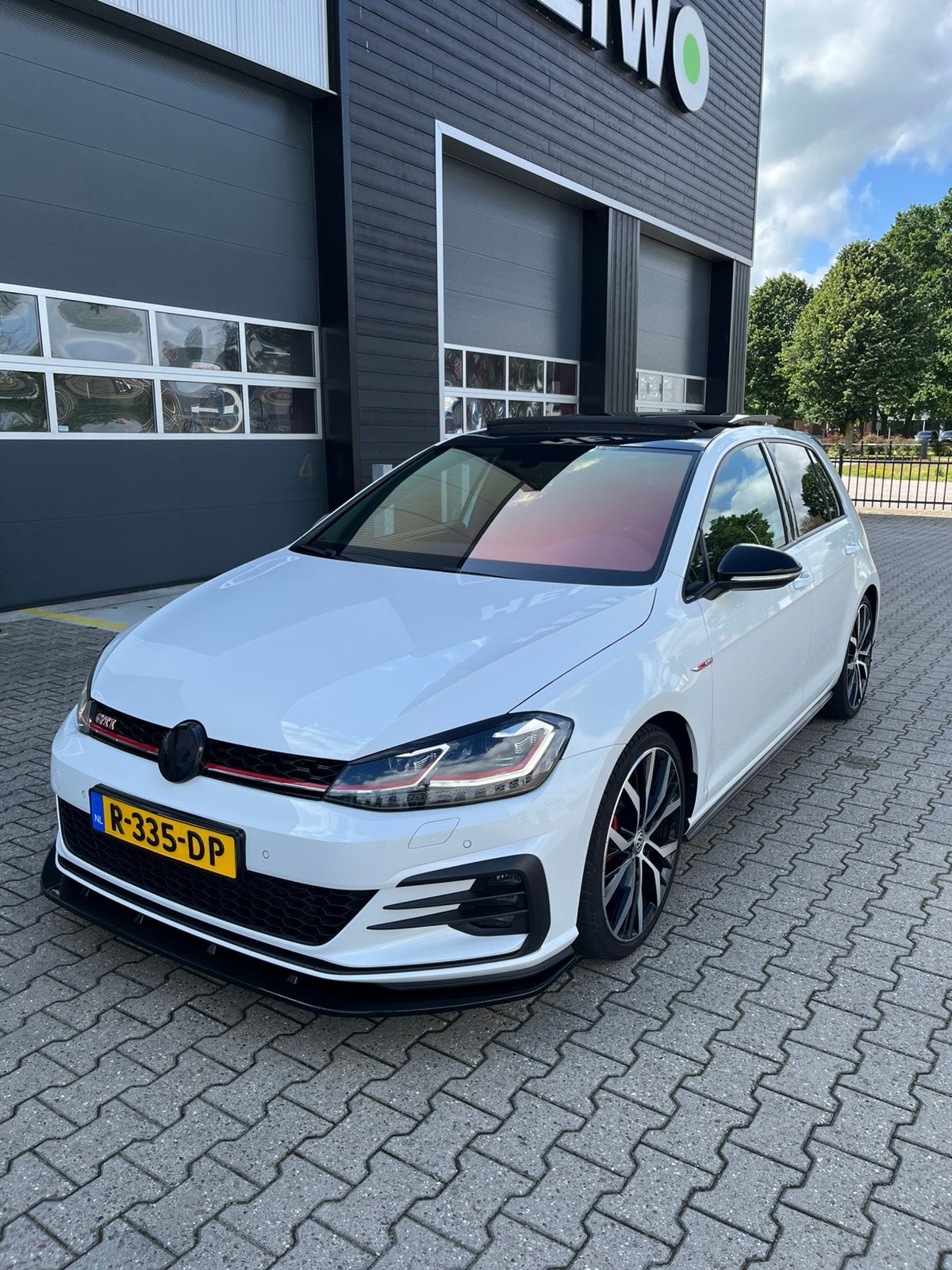 Volkswagen Golf 2.0 TSI 245pk 7-DSG 5D 2017 parelmoer wit, Auto's, Volkswagen, 4 cilinders, 1984 cc, 1337 kg, Wit