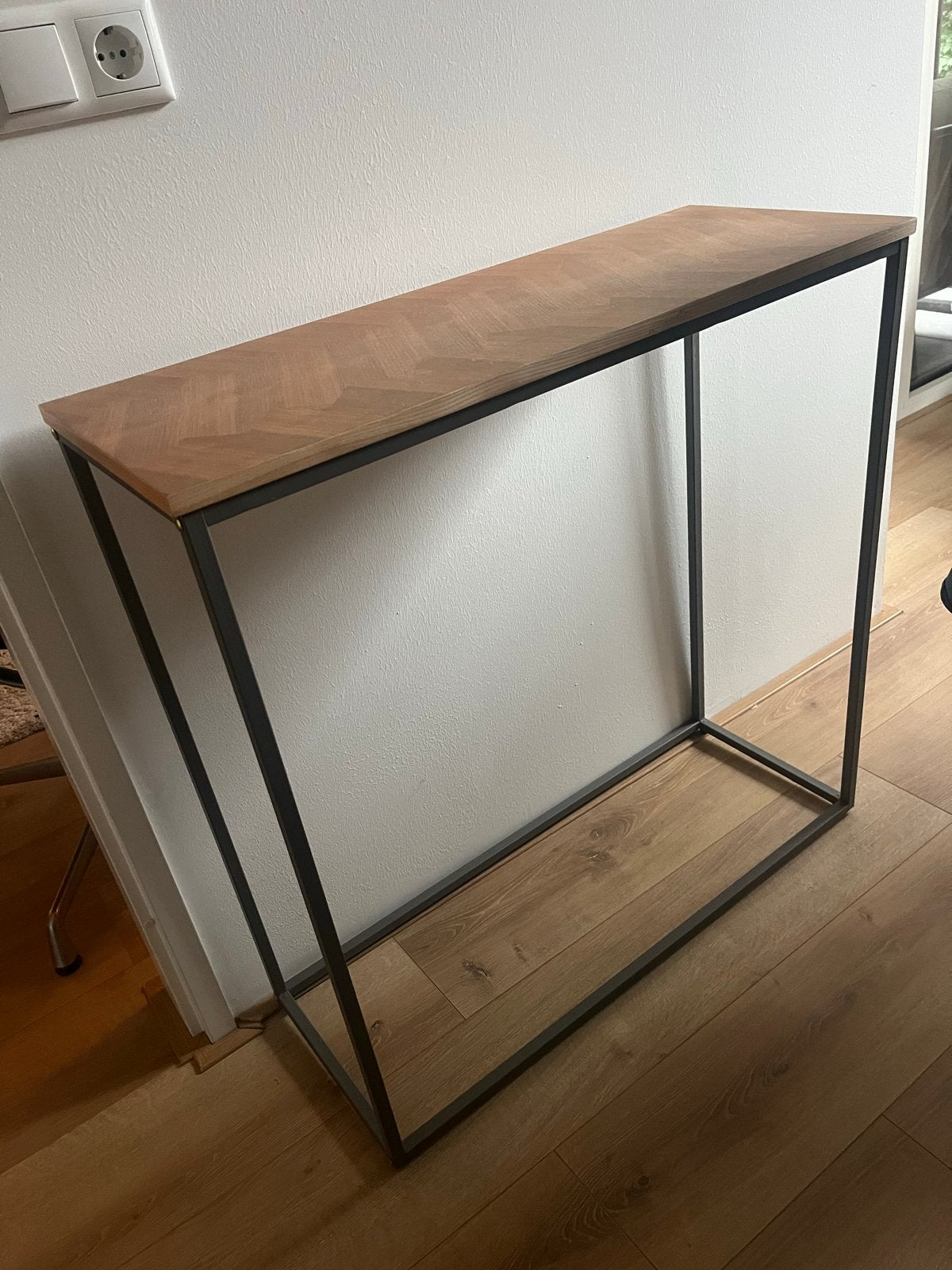 Kleine sidetable van Søstrene Grene, Ophalen, 100 tot 150 cm, Zo goed als nieuw, Overige houtsoorten