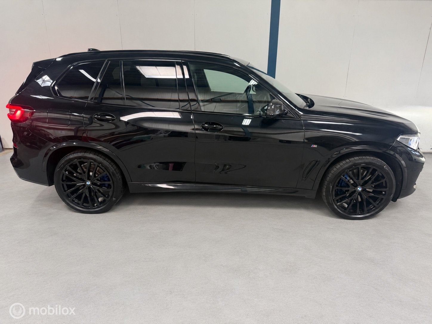 Foto 17 van BMW X5 xDrive45e M-SPORT ACC/SKYLOUNGE/4WD STURING
