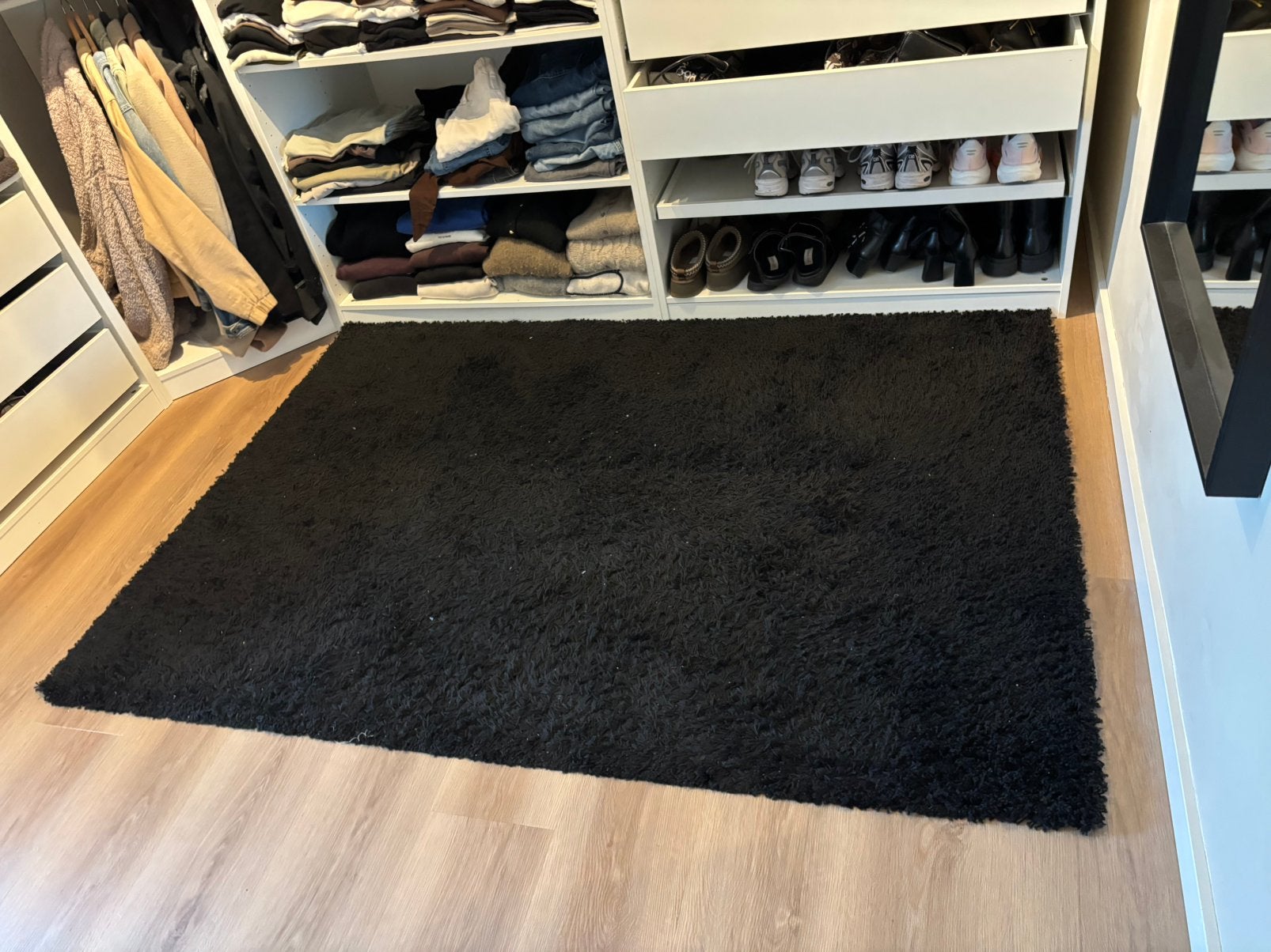Zwart hoogpolig tapijt ophalen in ruil voor een fles wijn, Ophalen, Gebruikt, 100 tot 150 cm, Zwart