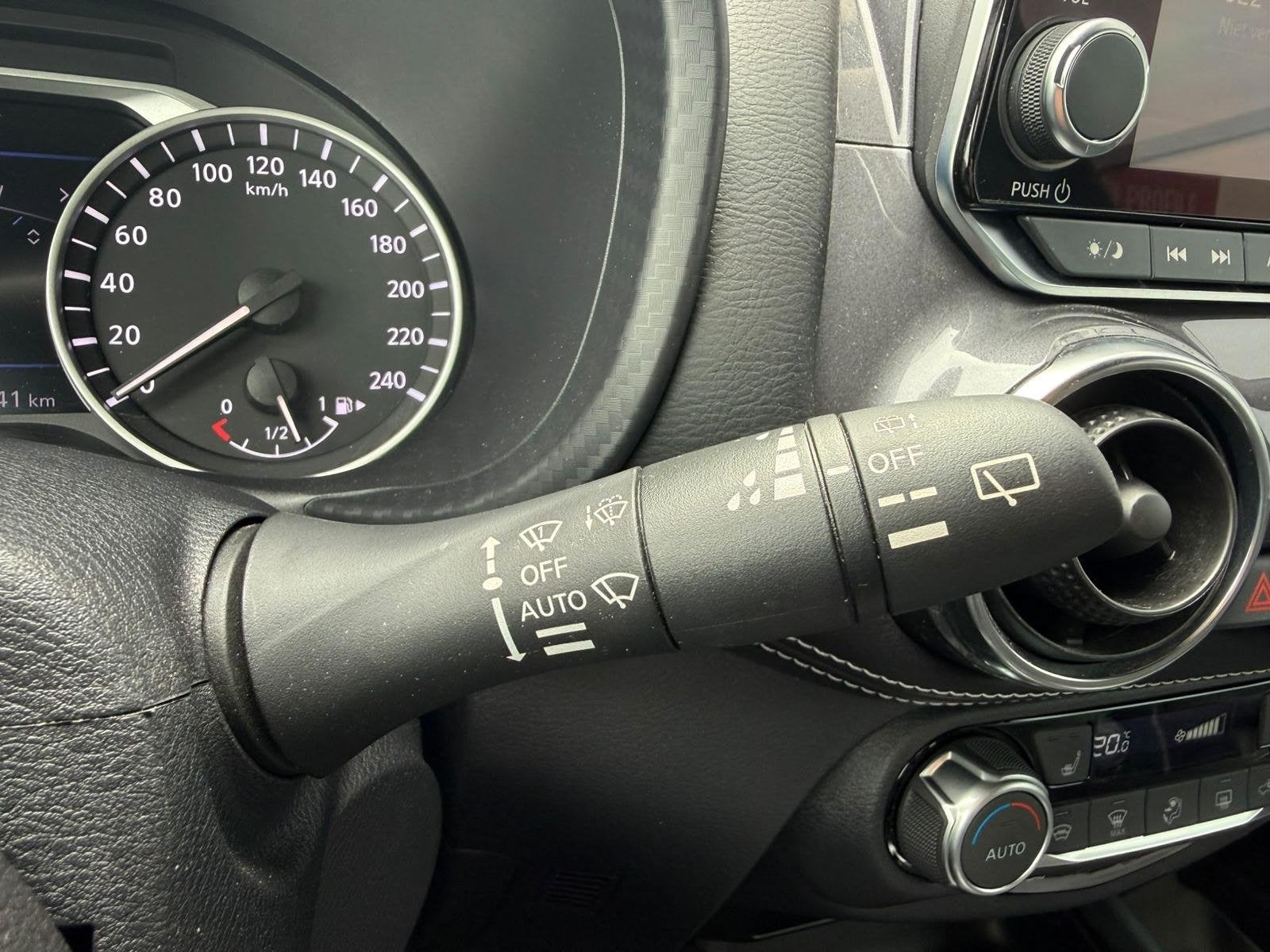 Foto 21 van Nissan Juke 1.0 DIG-T N-Connecta *Trekhaak & Stoelverwarming