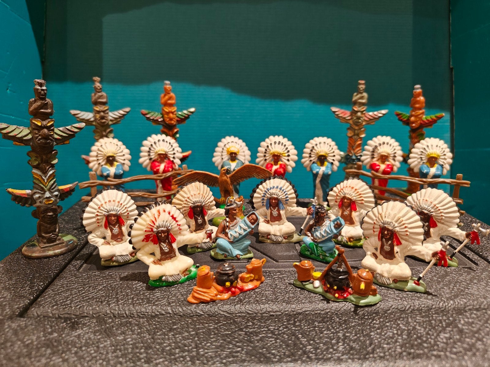 Britains Indianenfiguren en Totempalen Set, Verzamelen, Ophalen of Verzenden, Gebruikt