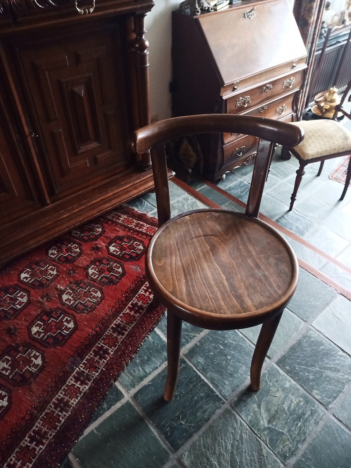 Mooie bijna antieke Thonet bistro stoel, apart model., Antiek en Kunst, Antiek | Meubels | Stoelen en Banken, Ophalen of Verzenden